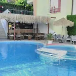 Διαμέρισμα Alex *