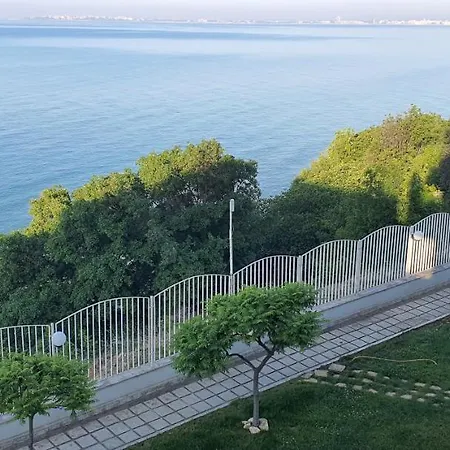 Διαμέρισμα Alex *